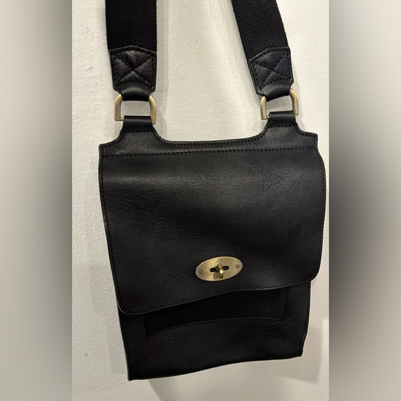 Mulberry Antony small crossbody in very good condition. Please see all fotos. - Picture 4 of 15